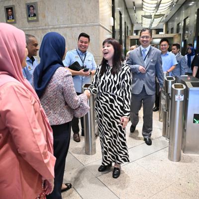 Sesi Clock-In Timbalan Menteri Kewangan Baharu