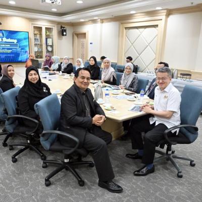 Sesi Lawatan Timbalan Menteri Kewangan Ke BUU