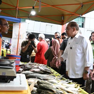 Sesi Tinjauan Ke Pasar Tani Taman Melawati