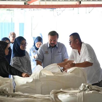 Sesi Turun Padang Ke Kilang Pemprosesan Rumpai Laut Di Semporna, Sabah
