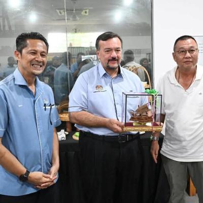 Sesi Turun Padang Ke Kilang Pemprosesan Rumpai Laut Di Semporna, Sabah