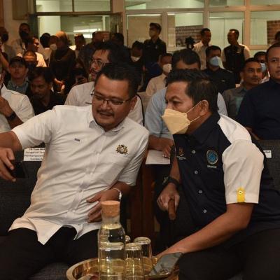 Majlis Menandatangani MOU Futurise (Aksadron) dan Iskandar Investment Berhad di Johor